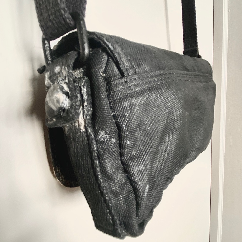 CARHARTT HAND-PAINTED ESSENTIAL CROSS BODY BAG - Picture 7 of 15
